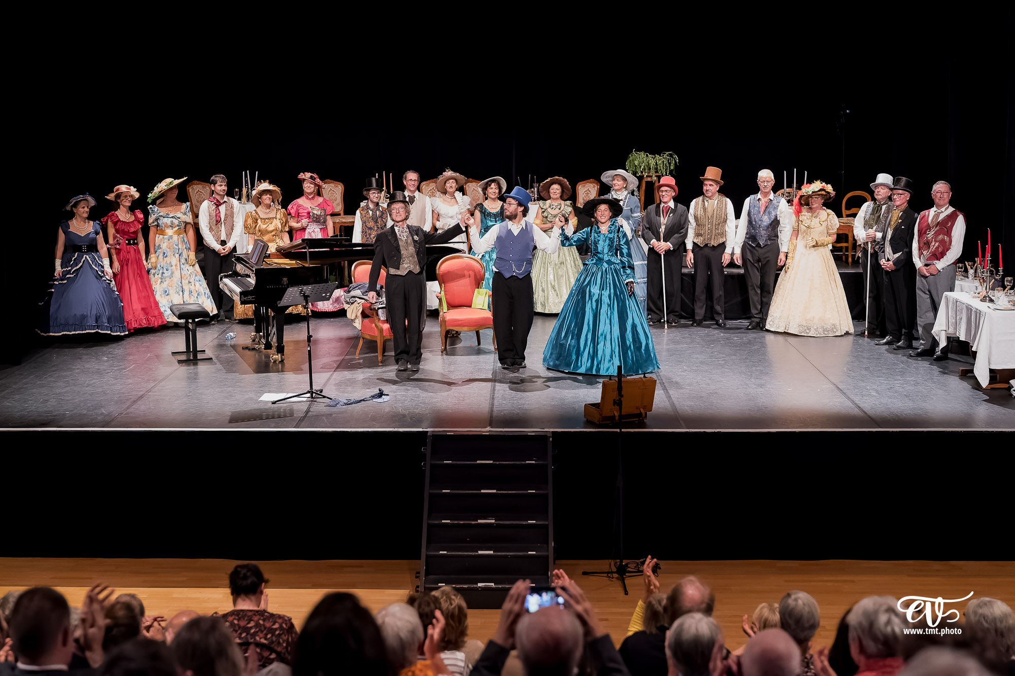 DANS LE SALON DE ROSSINI